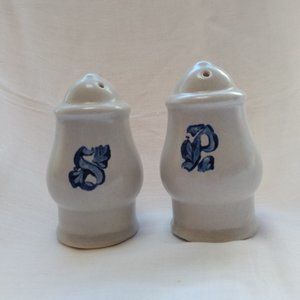 Vintage Pfaltzgraff Yorktowne Salt & Pepper Shaker